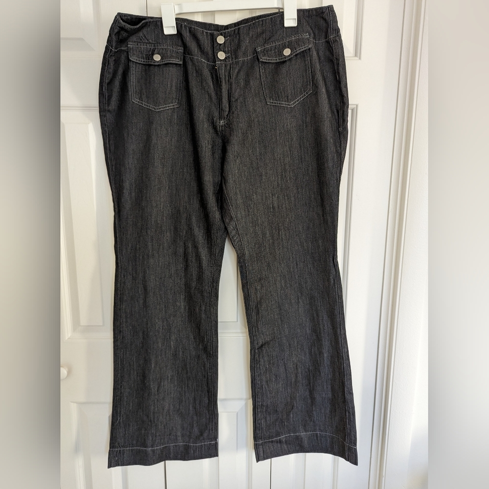 Women's Flamingals gray jeans size 4XL.
